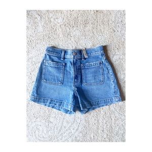 Madewell Patch Pocket Denim Shorts in Earlwood Wash. size 25